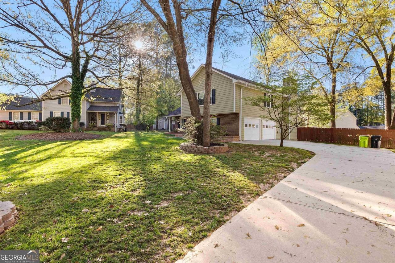 102 Bluegill Trce - Photo 2 of 36