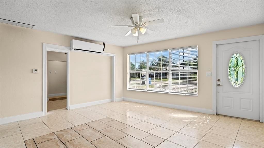 2541 Ne 9th Ave - Photo 7 of 24