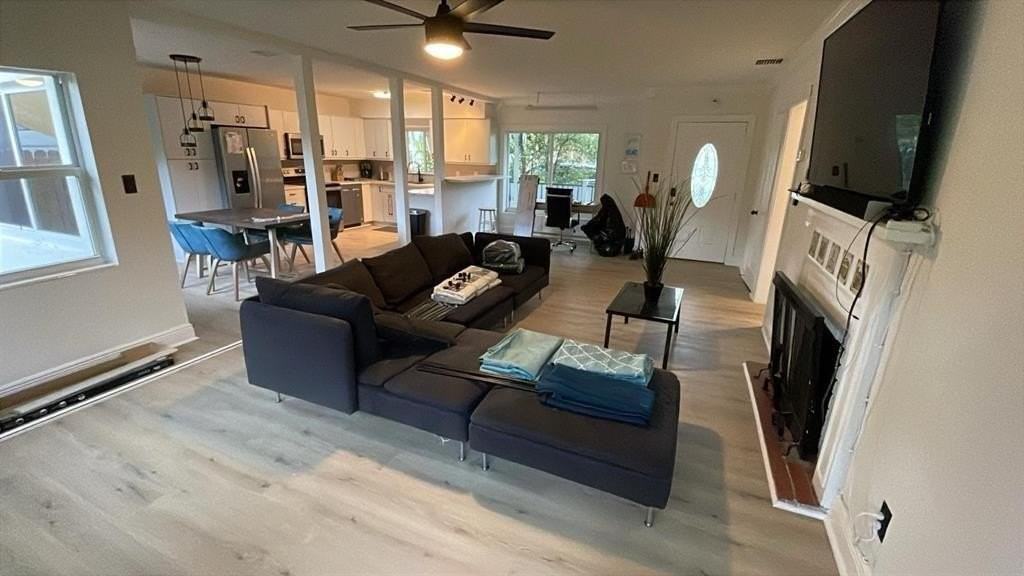 1344 Ne 16th Ave #1344 - Photo 3 of 10