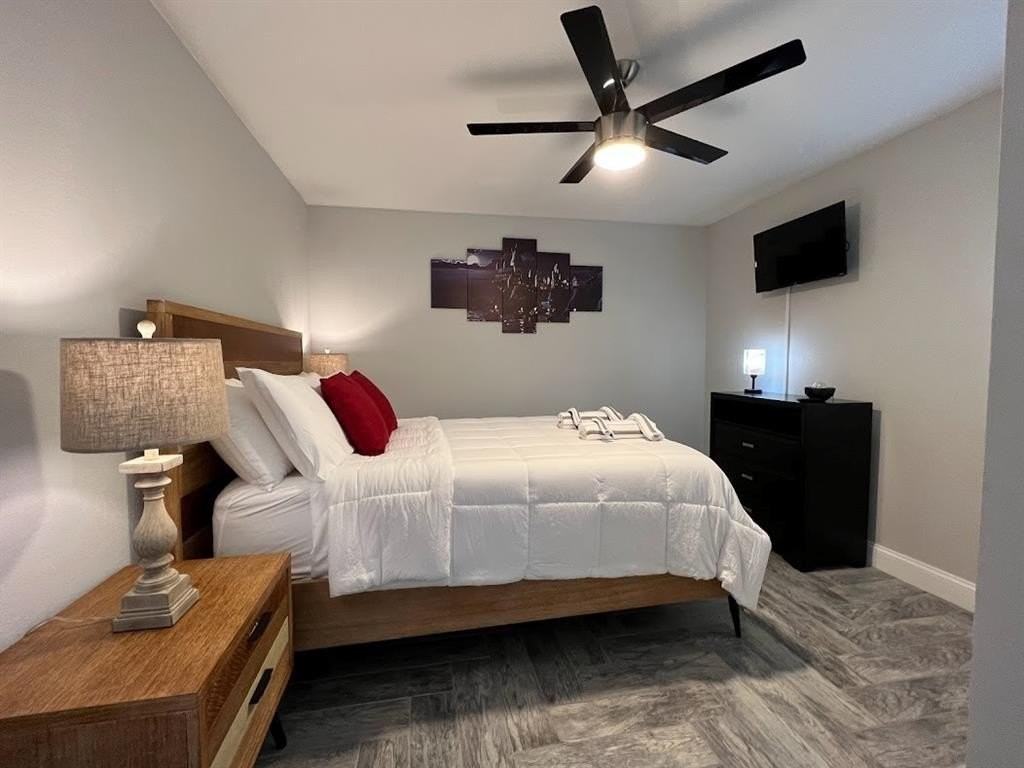 1810 Elizabeth St - Photo 7 of 27