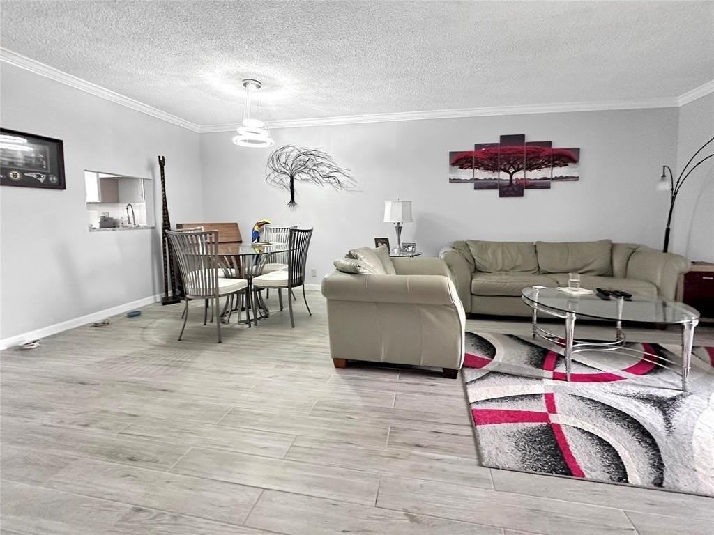 1005 Country Club Dr #404 - Photo 5 of 13