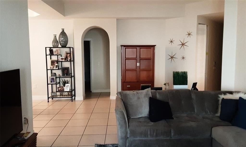 7861 Exeter Blvd E #102 - Photo 5 of 25