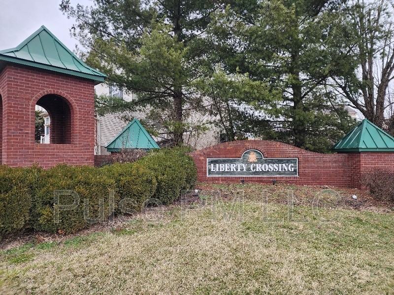 3234 Campaign Dr - Photo 3 of 32