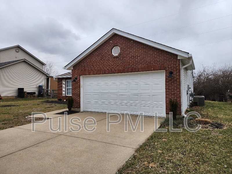 3234 Campaign Dr - Photo 6 of 32