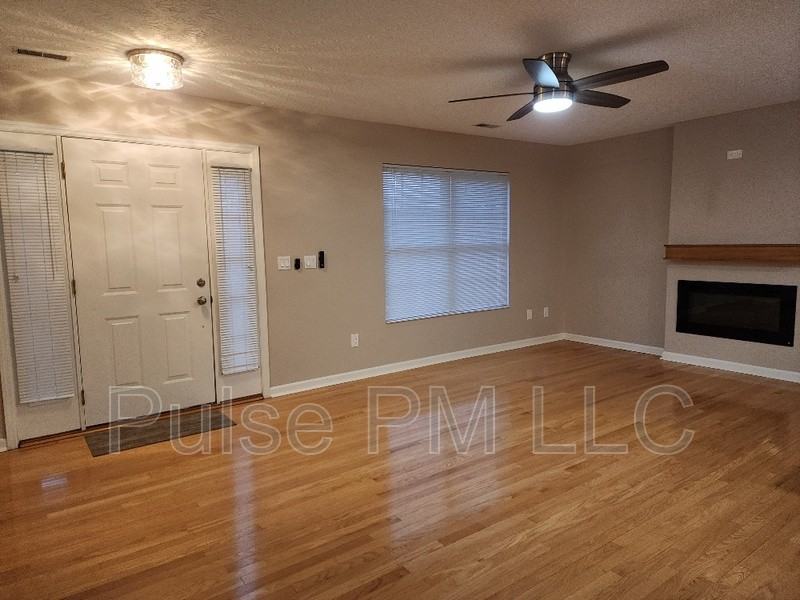 3234 Campaign Dr - Photo 7 of 32