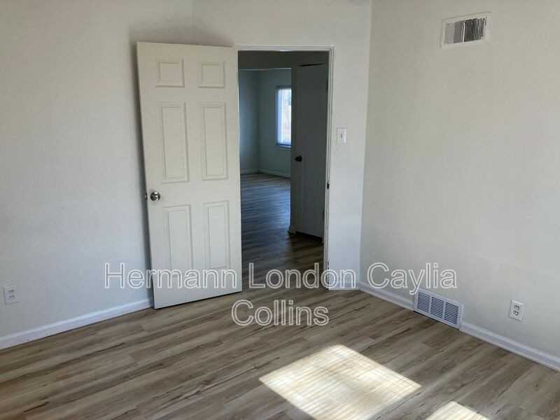 9815 Vickie Pl - Photo 4 of 12