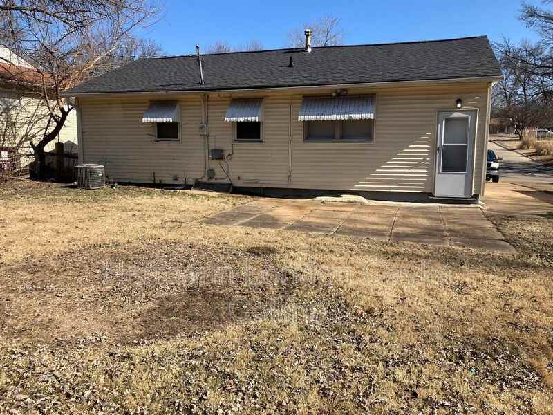 9839 Medford Dr - Photo 2 of 12