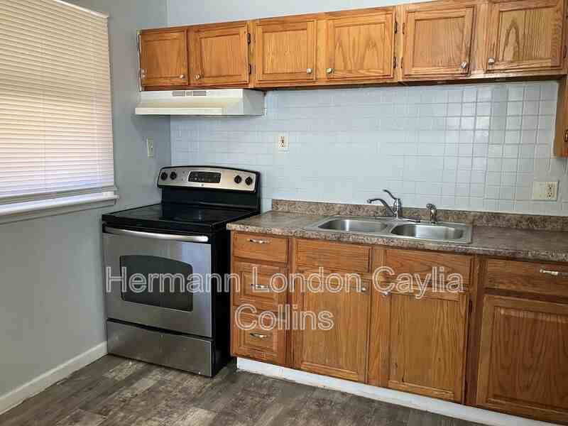 9839 Medford Dr - Photo 4 of 12