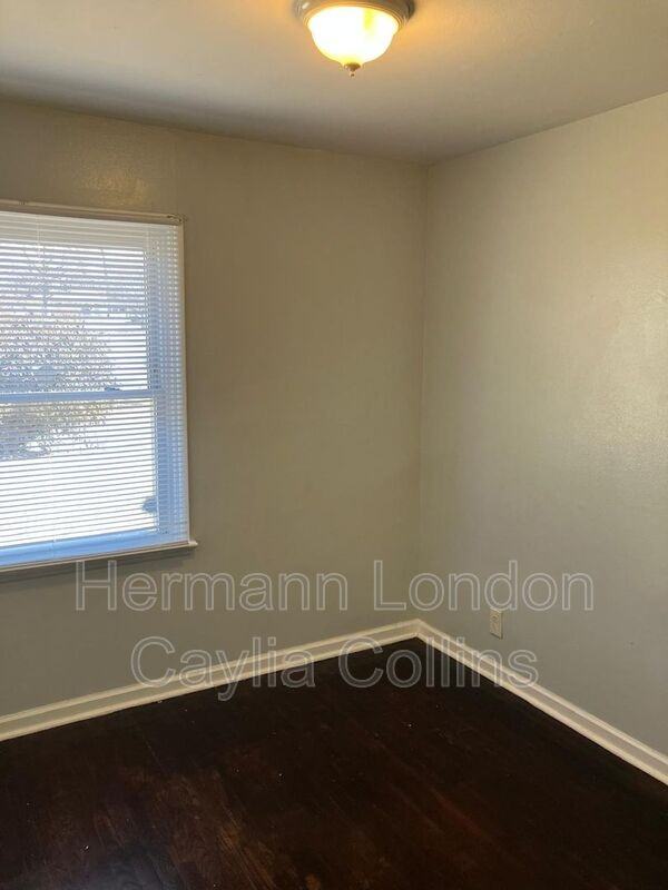 9839 Medford Dr - Photo 5 of 12