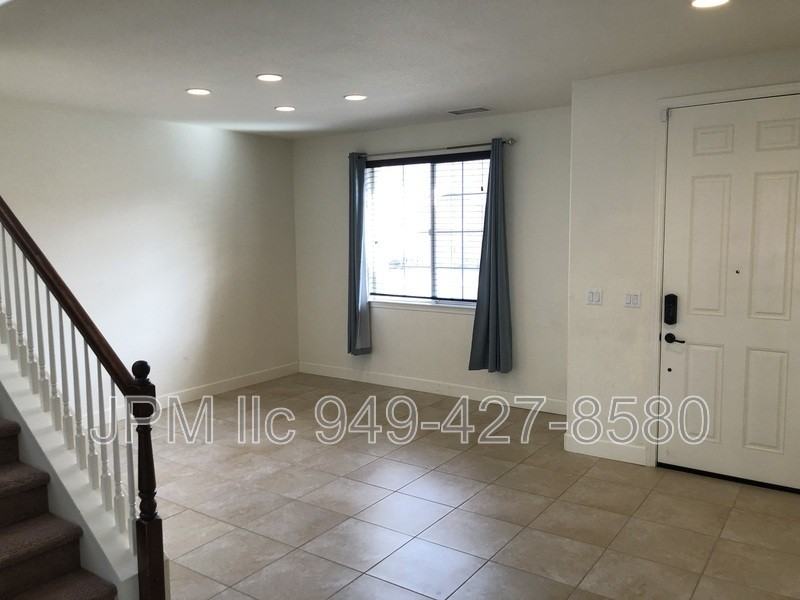 10643 Foxberry Park Dr - Photo 2 of 14