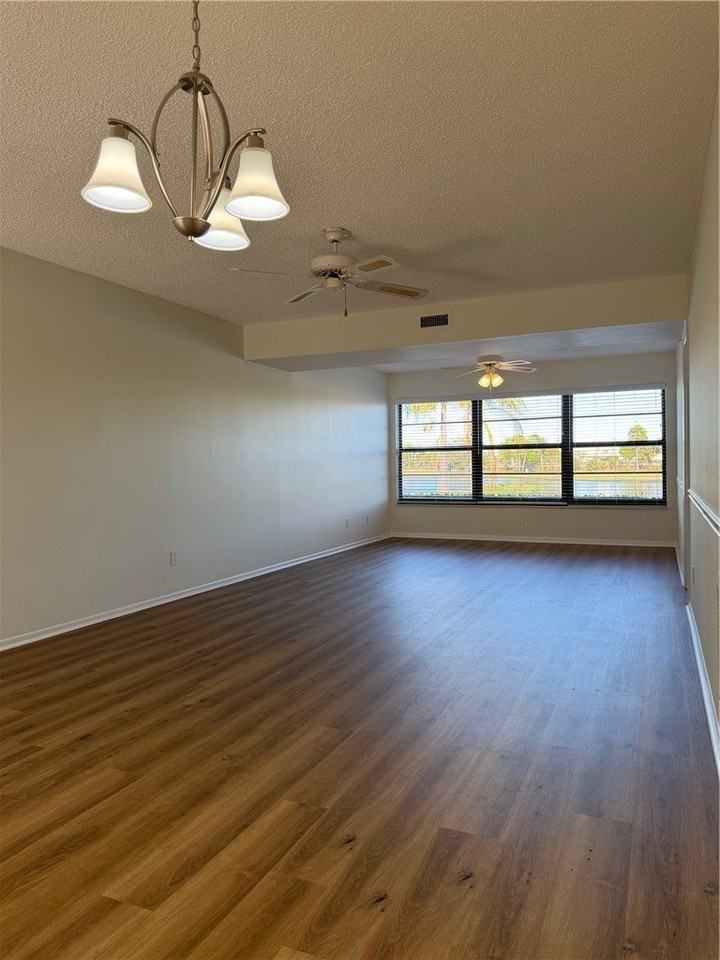 43 Plantation Dr #106 - Photo 5 of 32