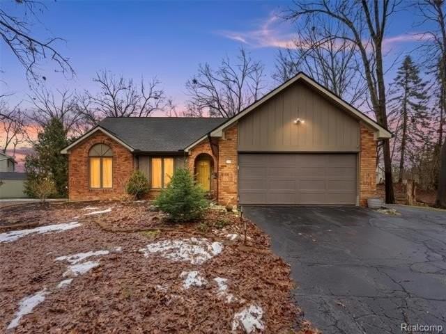 4495 Maybee Rd - Photo 2 of 50