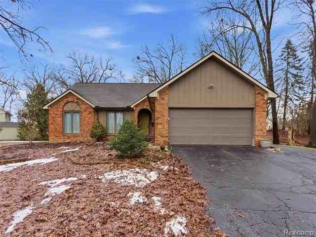 4495 Maybee Rd - Photo 3 of 50