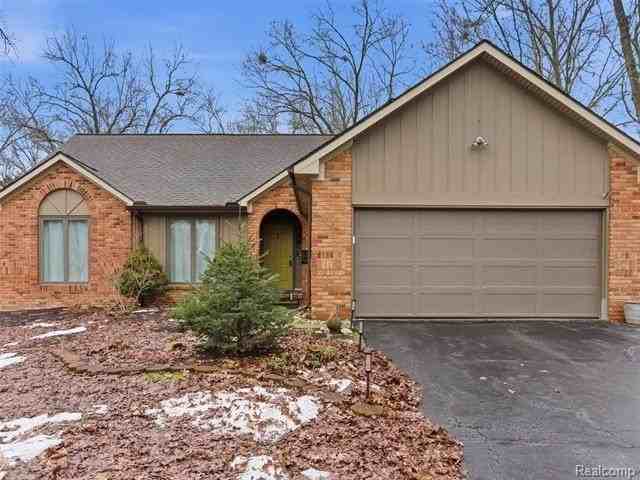 4495 Maybee Rd - Photo 4 of 50