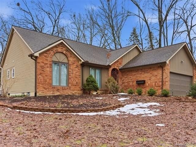 4495 Maybee Rd - Photo 7 of 50