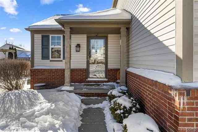 7164 Richmond Dr - Photo 3 of 38