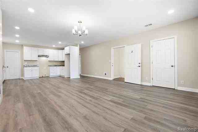 2080 Gladstone St - Photo 5 of 35