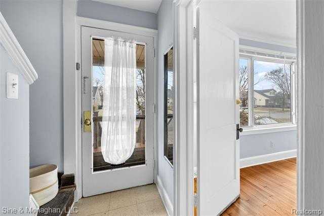 541 Jewell St - Photo 2 of 16