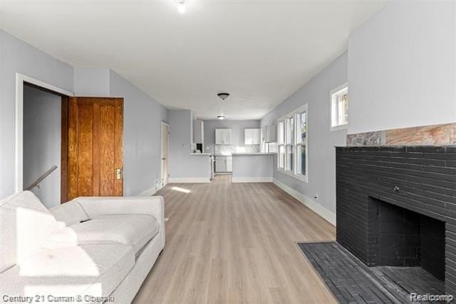 3764 W Euclid St - Photo 5 of 17