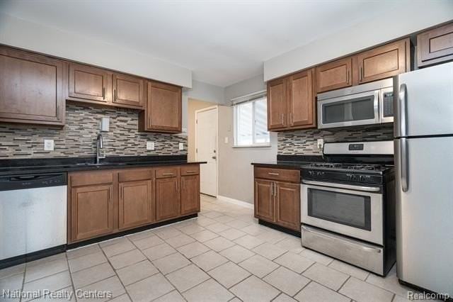 26344 Groveland St - Photo 6 of 19