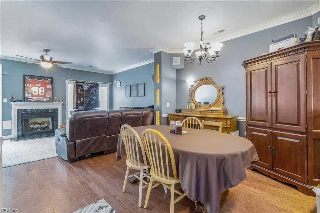 2327 Charing Cross Rd - Photo 6 of 18