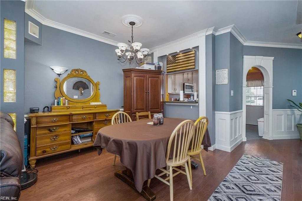 2327 Charing Cross Rd - Photo 7 of 18