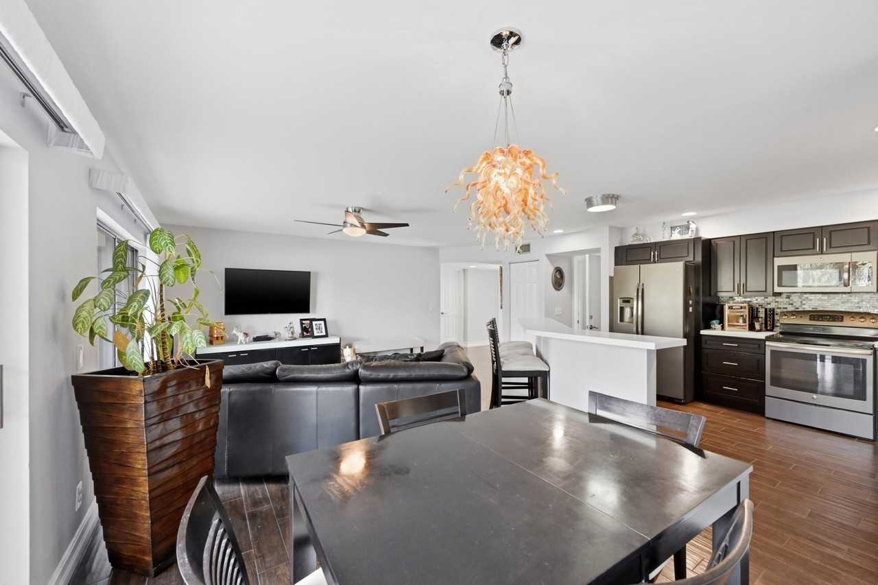 5550 Coach House Cir #B - Photo 6 of 17