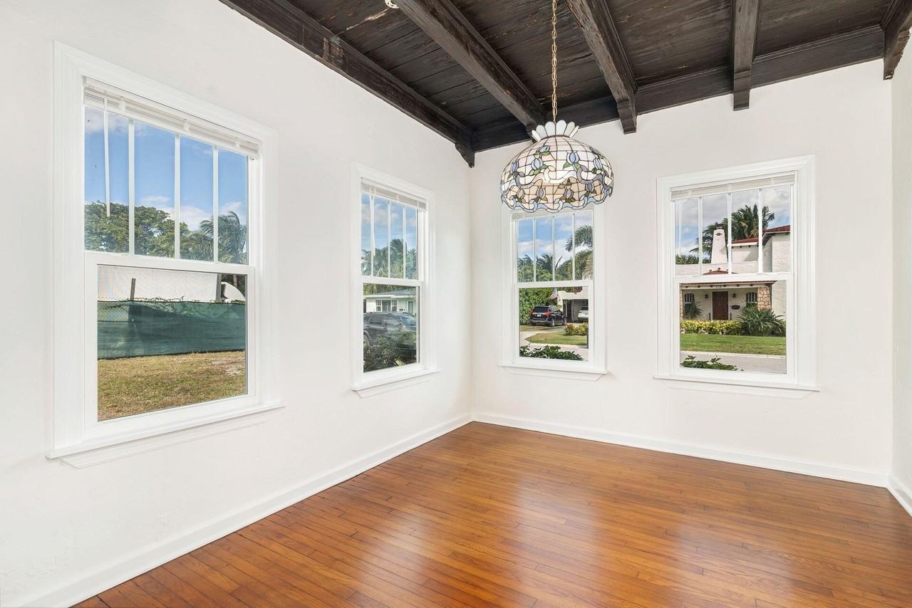 108 Rutland Blvd - Photo 4 of 29