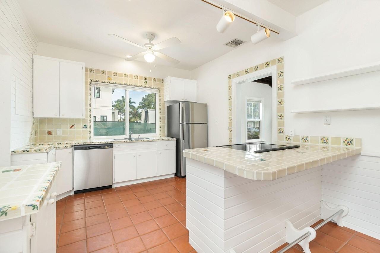 108 Rutland Blvd - Photo 7 of 29