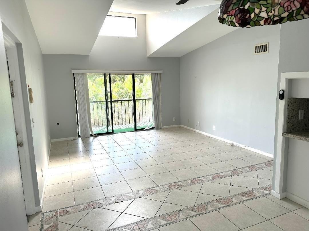 728 Sunny Pine Way #A3 - Photo 4 of 12