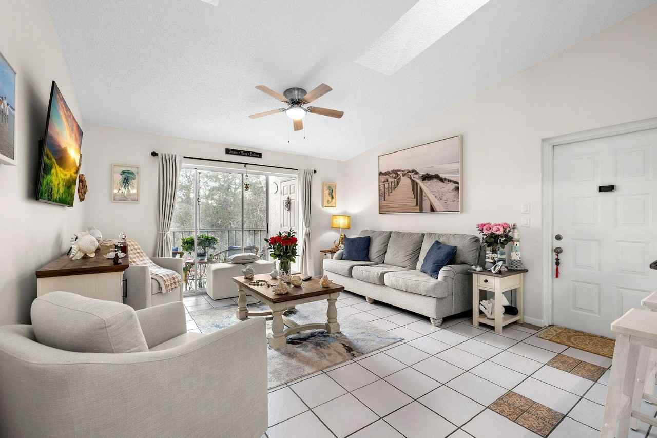 2502 Se Anchorage Cv #E3 - Photo 6 of 40