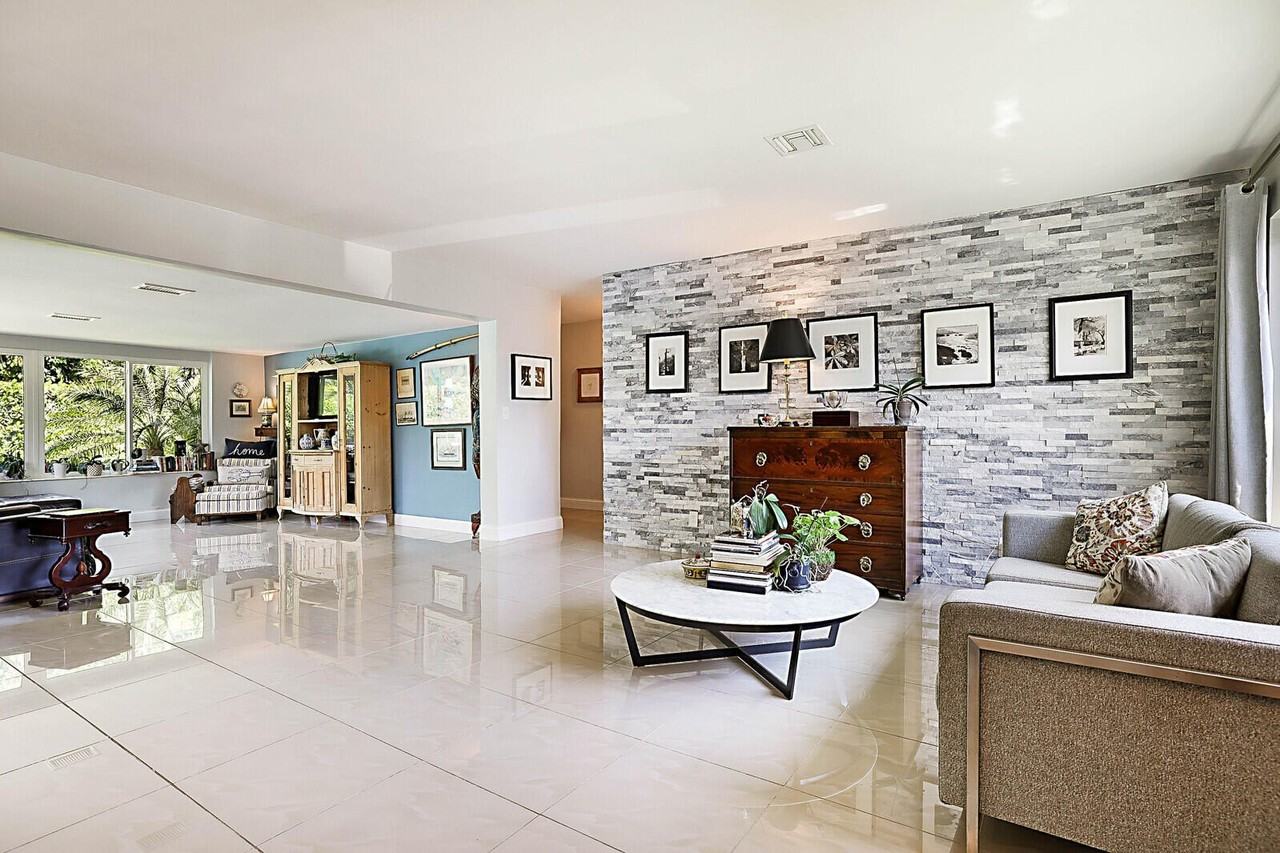 441 Ne 24th St - Photo 5 of 41