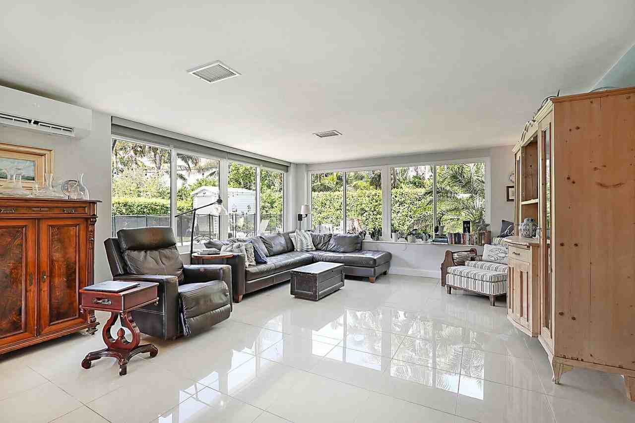 441 Ne 24th St - Photo 7 of 41