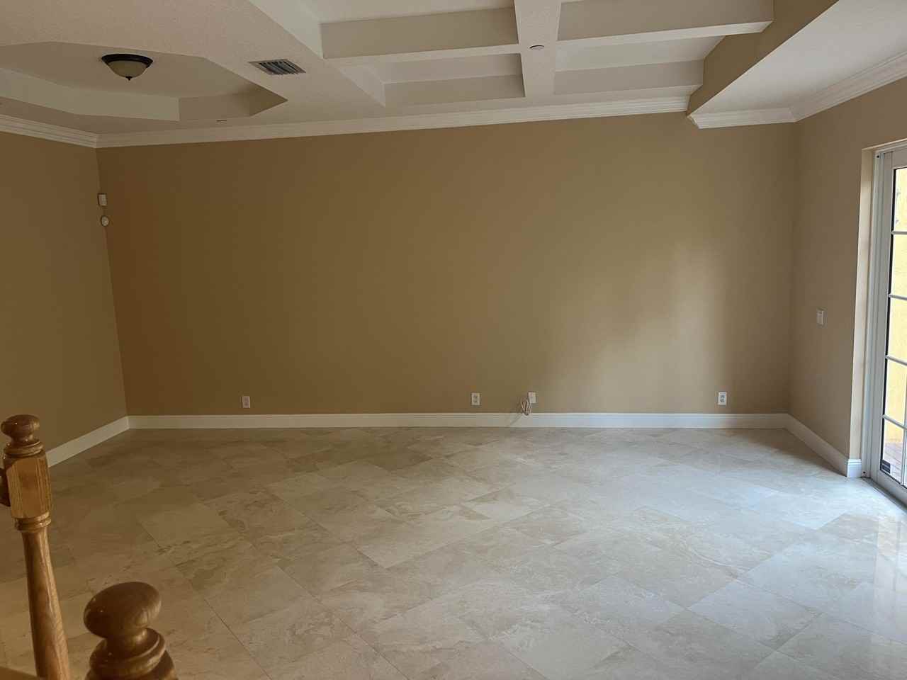 270 Ne 69th Cir - Photo 6 of 40