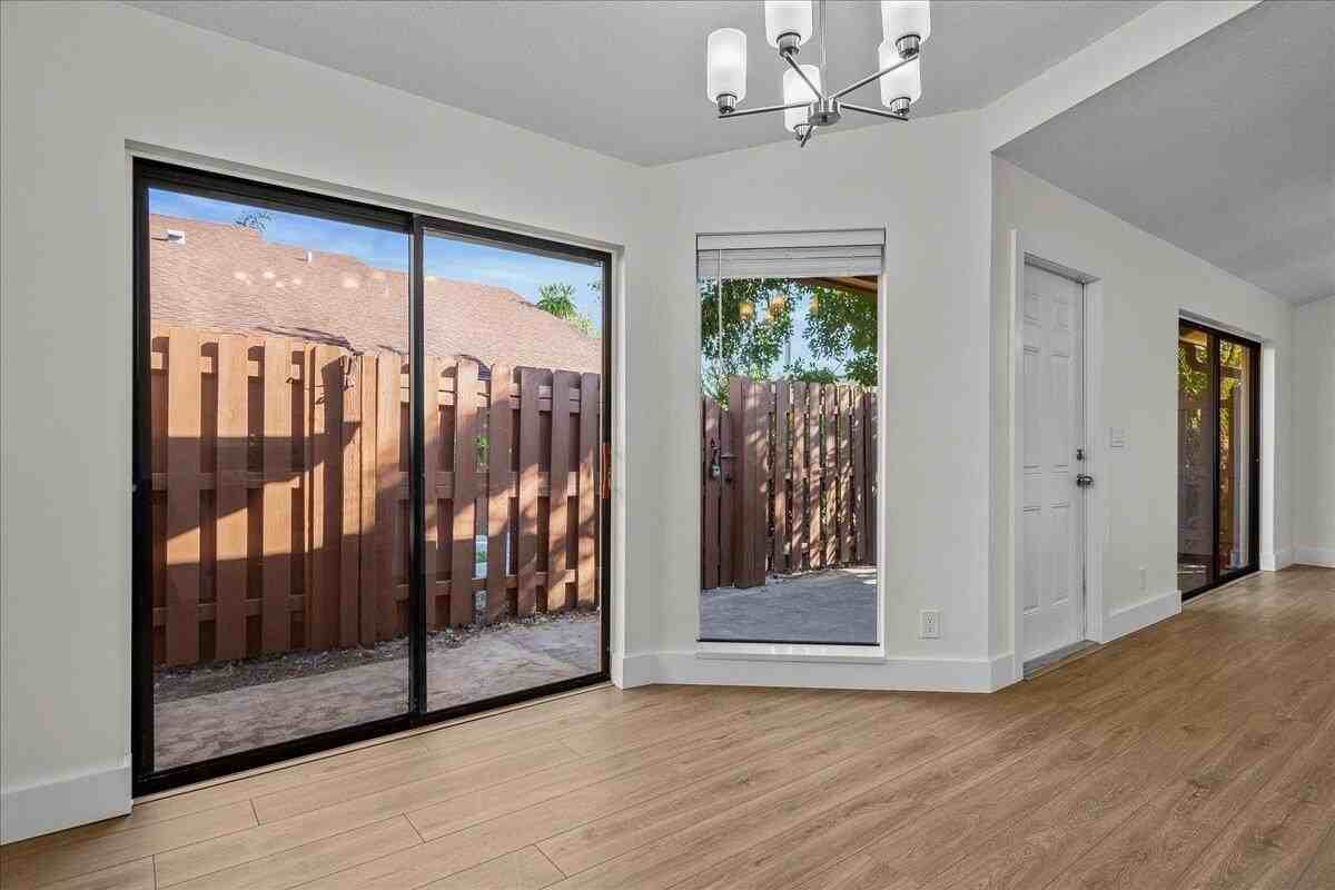 402 Springdale Cir #40B - Photo 6 of 29