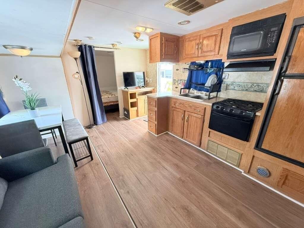 1938 Sw Diamond St #201 - Photo 4 of 9