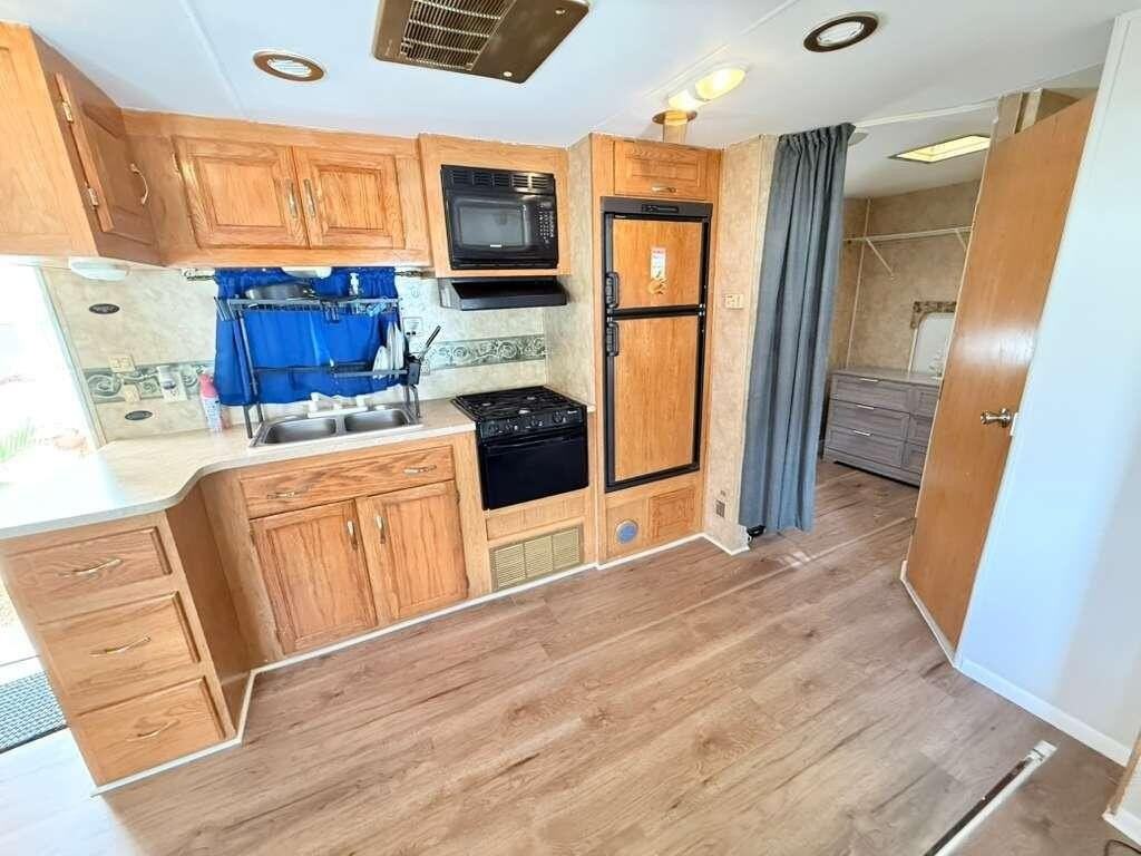 1938 Sw Diamond St #201 - Photo 5 of 9