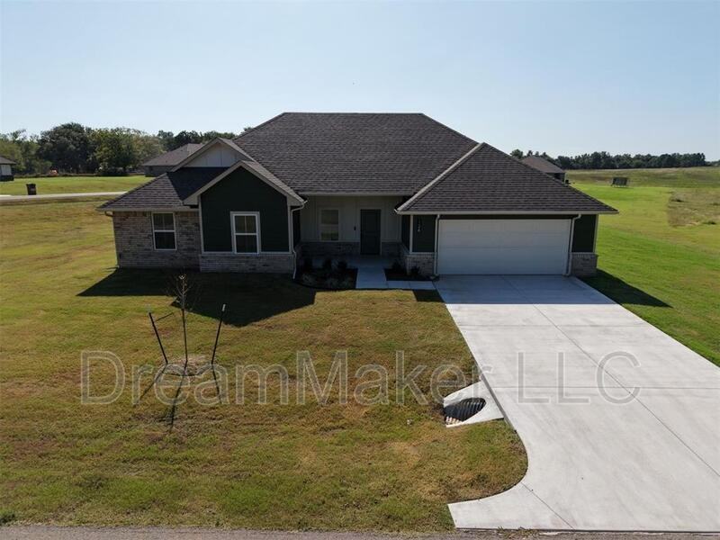 203 Hope Ave - Photo 2 of 37