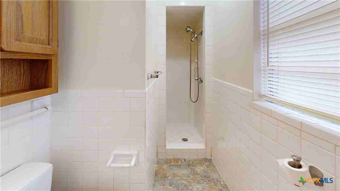 911 S 27th St - Photo 2 of 13