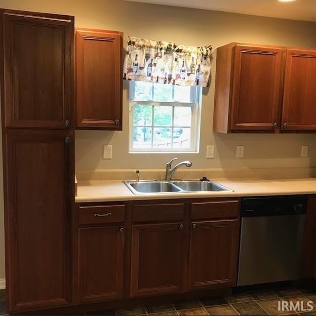 8256 Obrian Blvd - Photo 2 of 6