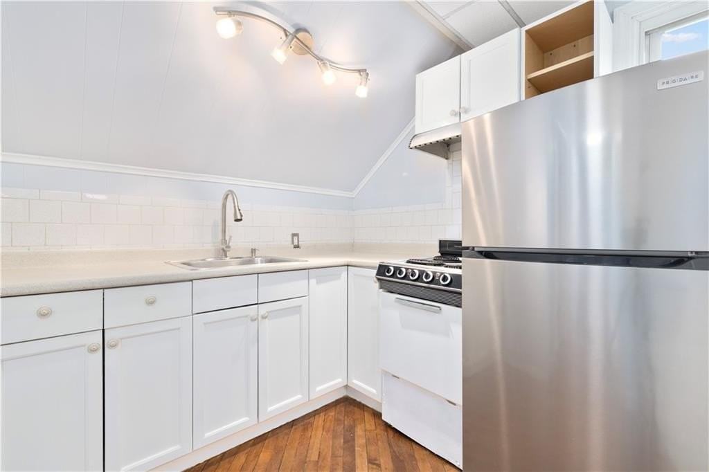 4 Rego Rd - Photo 6 of 19