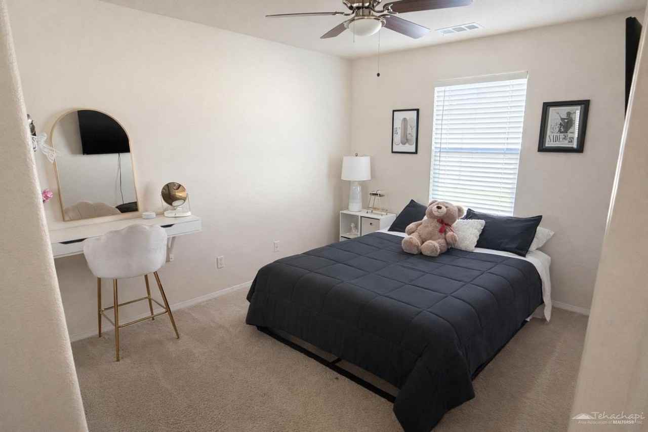 1191 Canyon Dr E - Photo 7 of 15