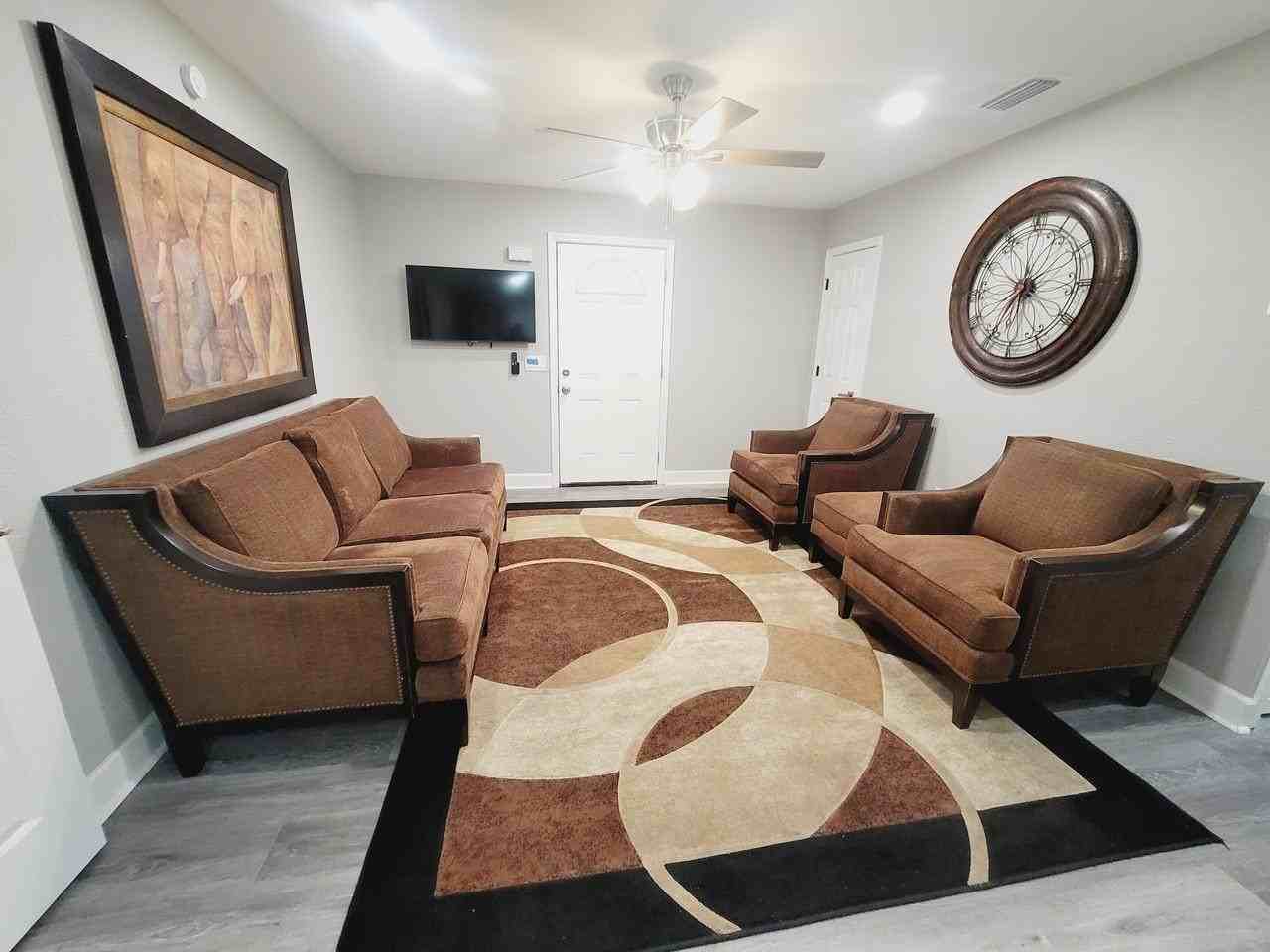 1906 Karen Ln - Photo 3 of 22