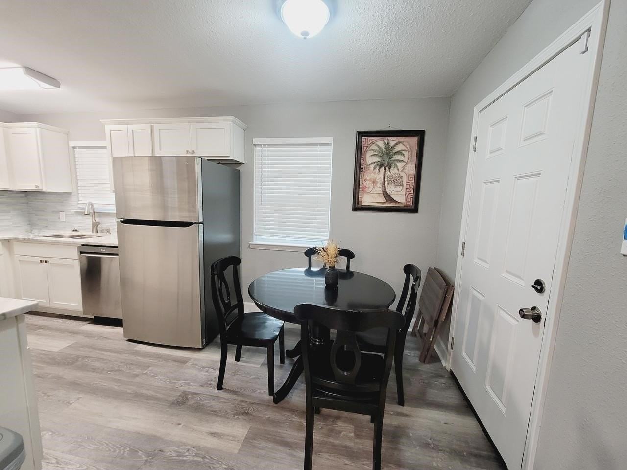 1906 Karen Ln - Photo 4 of 22