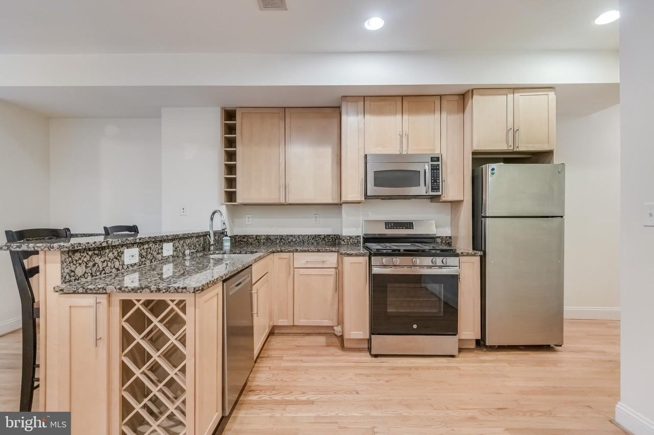 2307 18th St Nw Apt 1 - Photo 4 of 21