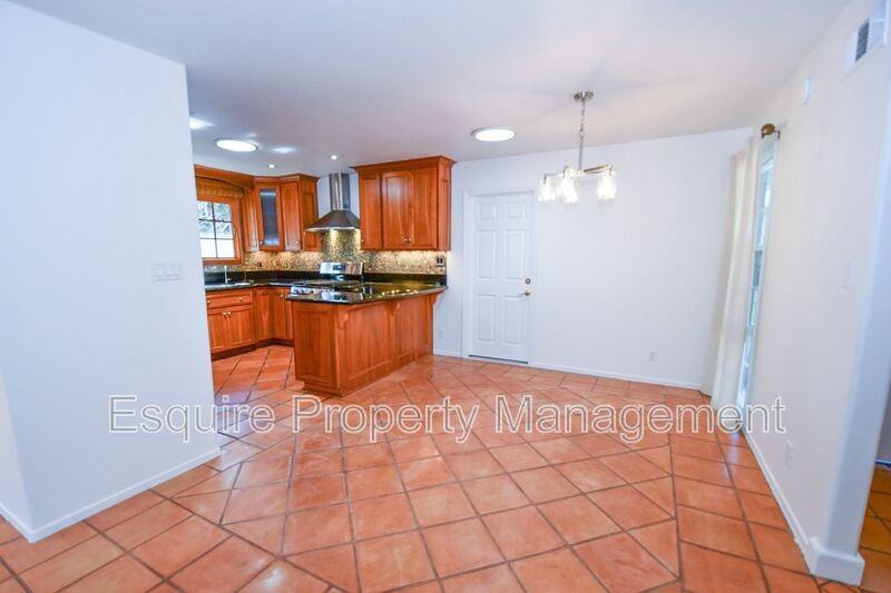 298 Glenwood Ave - Photo 5 of 23