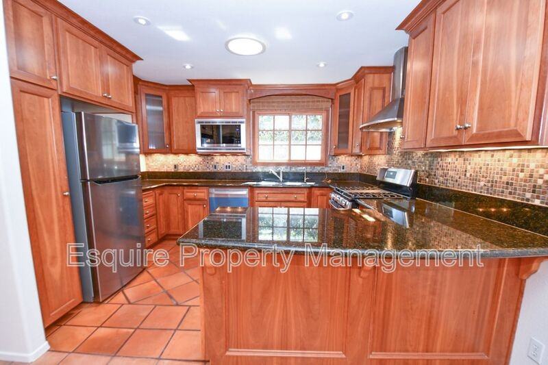 298 Glenwood Ave - Photo 7 of 23