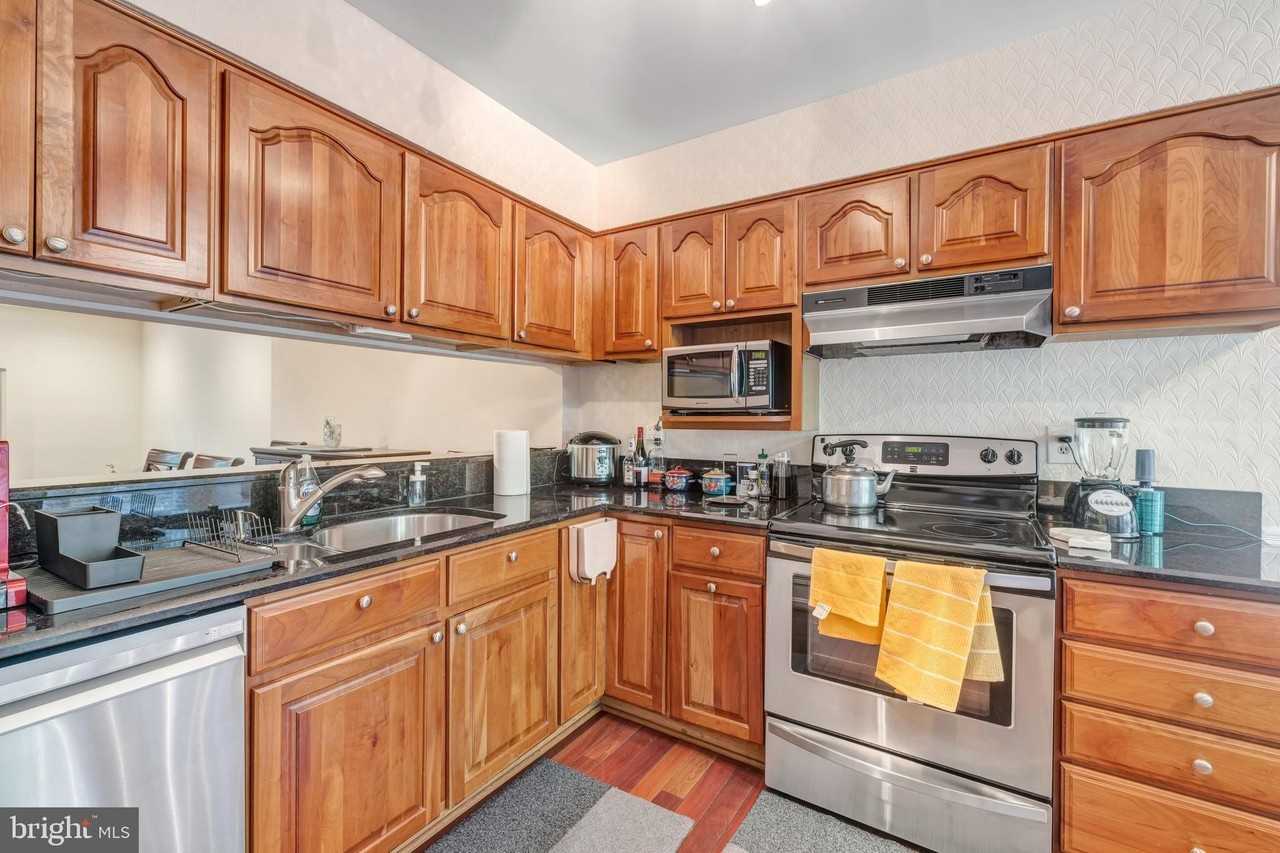 2019 Lyttonsville Rd - Photo 4 of 34