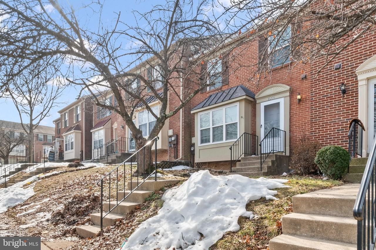 8291 Londonderry Ct - Photo 3 of 35