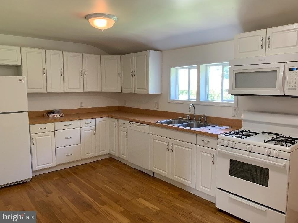 6 Williams St - Photo 4 of 11